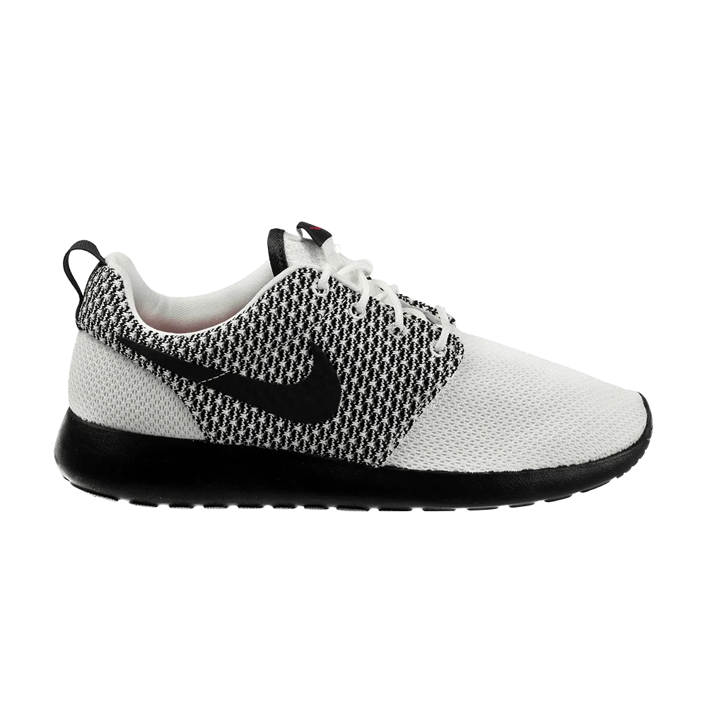 Krossovki-Nike-Roshe-One-2