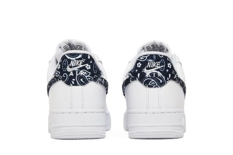 Кроссовки Nike Wmns Air Force 1 '07 Essentials 'Black Paisley'