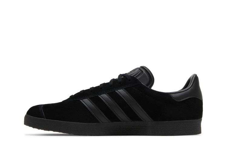 gazelle-triple-black-cq2809_02
