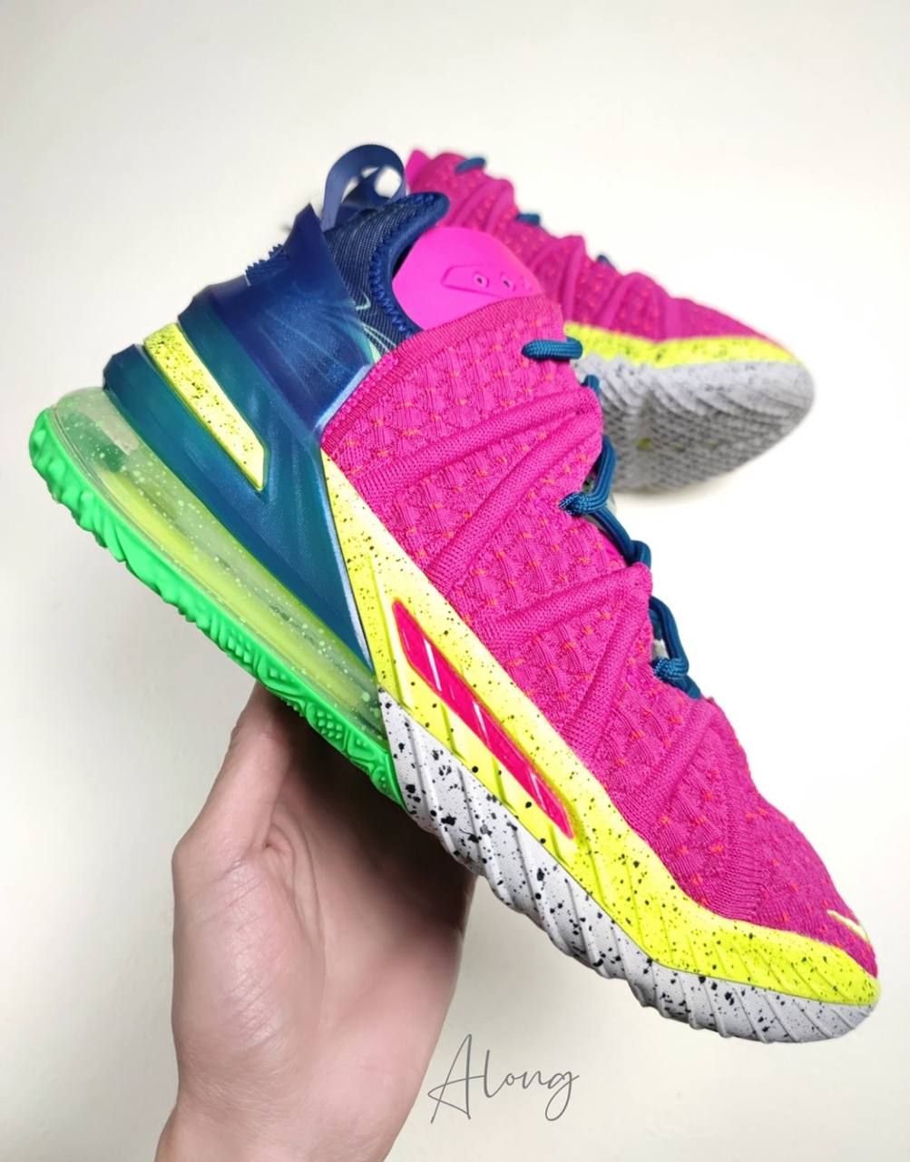 Nike-LeBron-18-Los-Angeles-By-Night-4