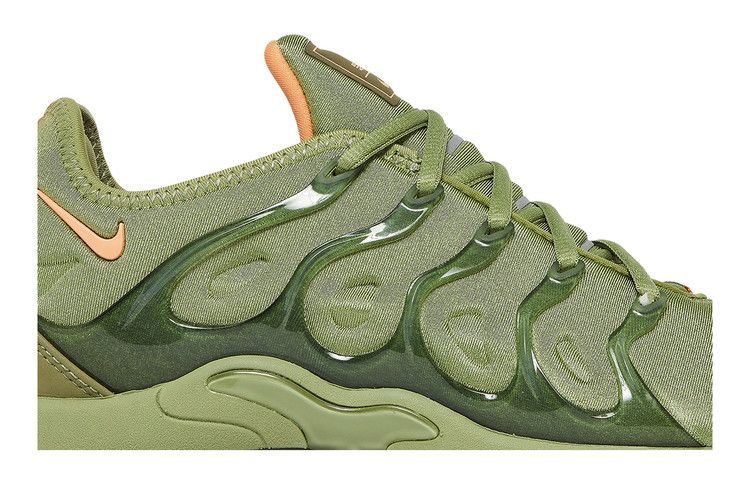 wmns-air-vapormax-plus-alligator-fd0295-300_01