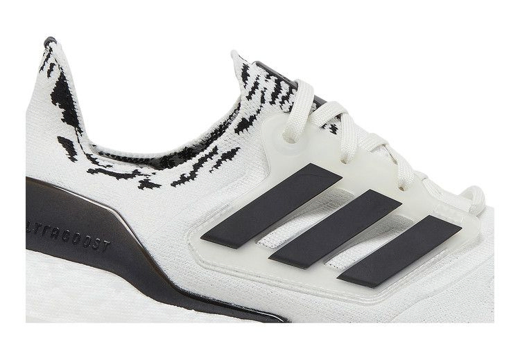ultraboost-22-non-dyed-zebra-gx5573_01