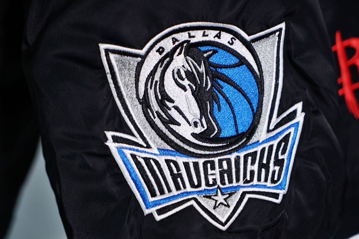 Supreme-Nike-NBA-Teams-Warm-Up-Jacket-Black-10