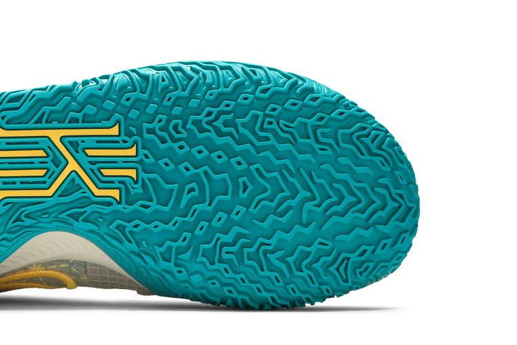 kyrie-low-4-n7-cw3985-005_04