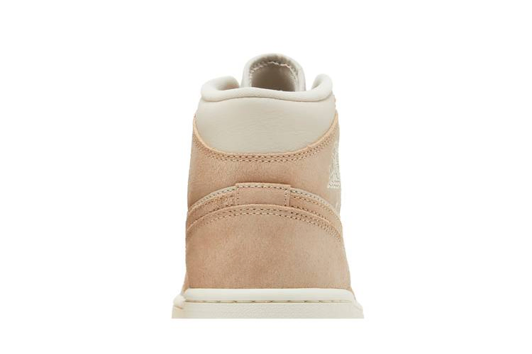 Кроссовки Wmns Air Jordan 1 Mid SE 'Legend Light Brown'