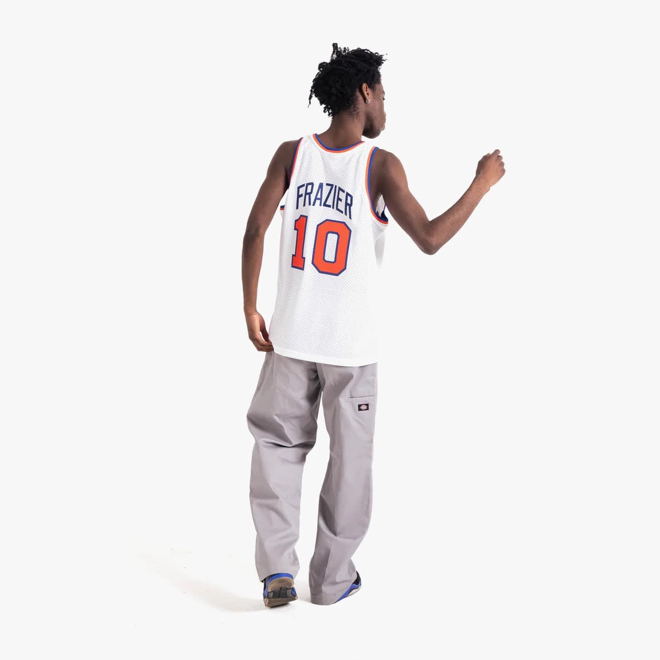 1969-70-New-York-Knicks-Walt-Frazier-10-Swingman-Hardwood-Classics-White-Jersey-4