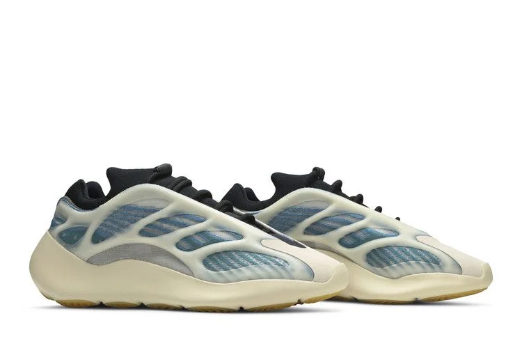 Krossovki-adidas-Yeezy-700-V3-Kyanite-7