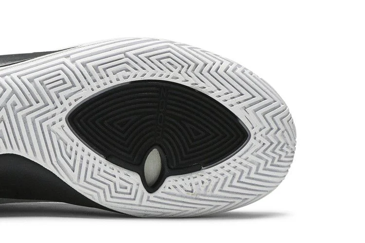 Krossovki-Nike-Kyrie-Flytrap-2-White-Gold-Black-4