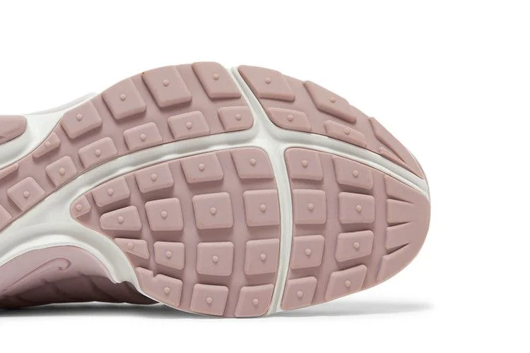 Krossovki-Nike-Wmns-Air-Presto-Venice-4