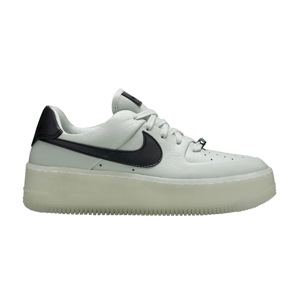 Krossovki-Nike-Wmns-Air-Force-1-Sage-Low-LX-Spruce-Aura