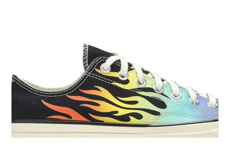 chuck-70-low-archive-print-flames-164407c_01