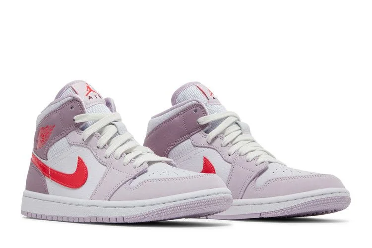 Krossovki-Wmns-Air-Jordan-1-Mid-Valentines-Day-7