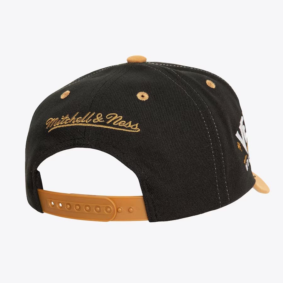 Бейсболка Mitchell & Ness Black Vegas Golden Knights Overbite Pro Snapback Hat