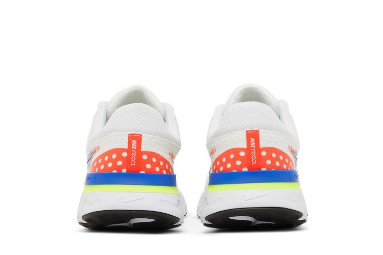 react-infinity-run-flyknit-3-premium-white-racer-blue-volt-dx1629-100_05
