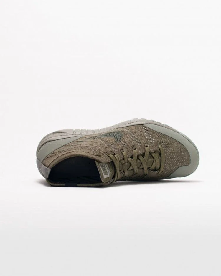 Krossovki-Nike-Flyknit-Trainer-Chukka-Sfb-Sp-3