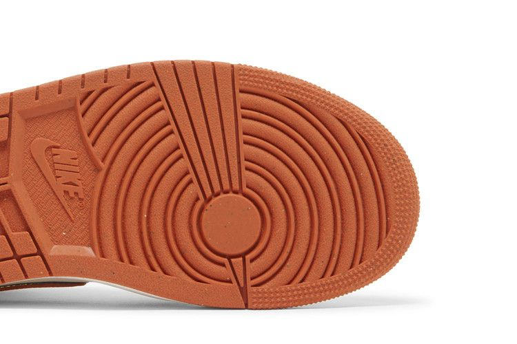 Кроссовки Wmns Air Jordan 1 Mid SE 'Sport Spice'