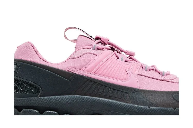 Krossovki-Nike-Wmns-Zoom-Vomero-Roam-Elemental-Pink-Anthracite-1