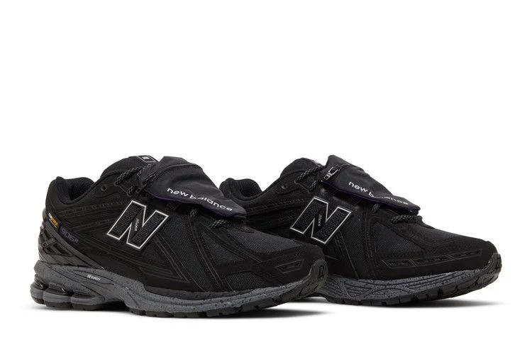 Krossovki-New-Balance-1906R-Cordura-Pouch-Black-7