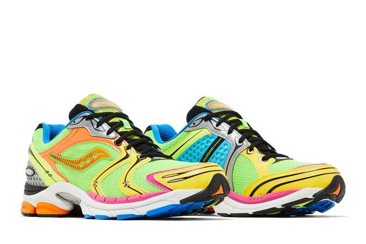 Krossovki-Westside-Gunn-x-Saucony-ProGrid-Triumph-4-Super-Flygod-7