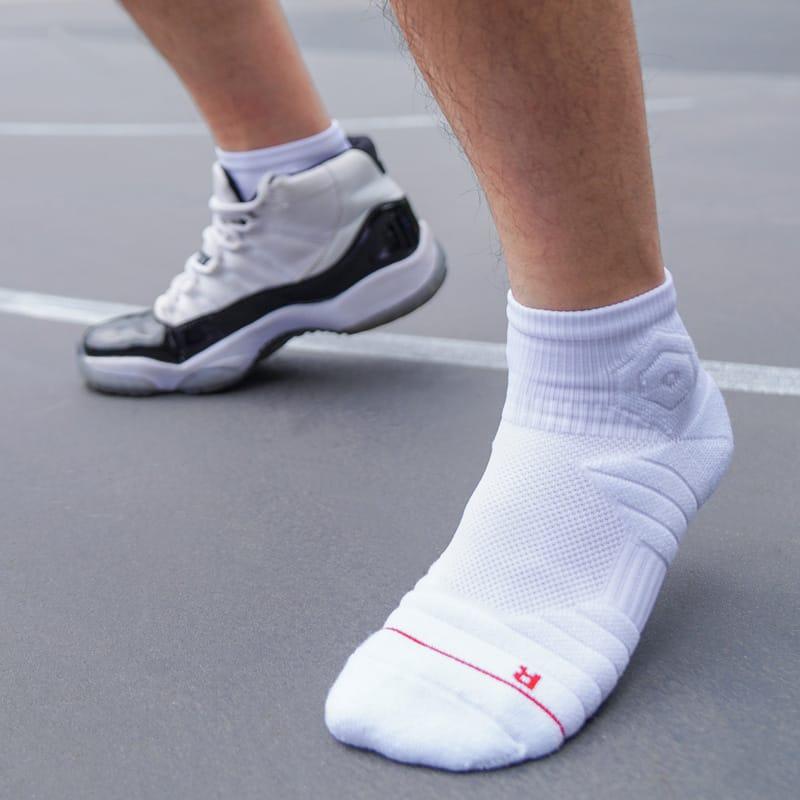 Ehot-Hexagon-White-Quarter-Socks