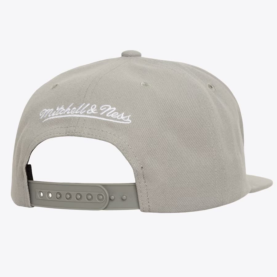 Бейсболка Mitchell & Ness Gray Los Angeles Kings Vintage XL Logo Snapback Hat