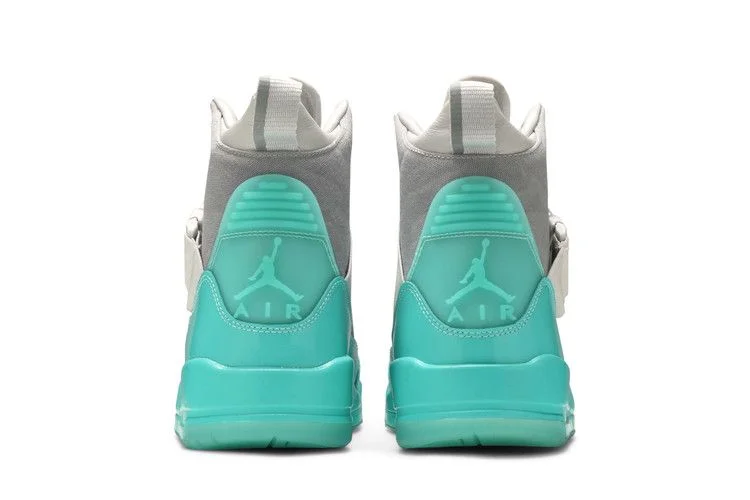 Krossovki-Wmns-Air-Jordan-3-Retro-Explorer-Tropical-Twist-5