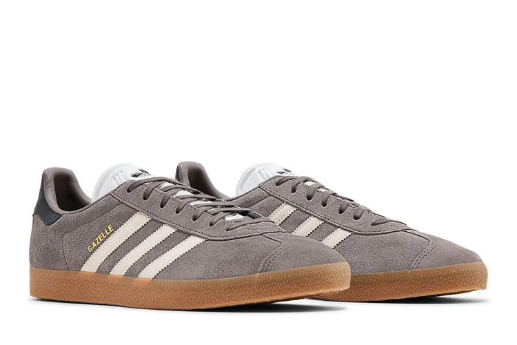 Krossovki-Real-Madrid-x-adidas-Gazelle-Third-Kit-7