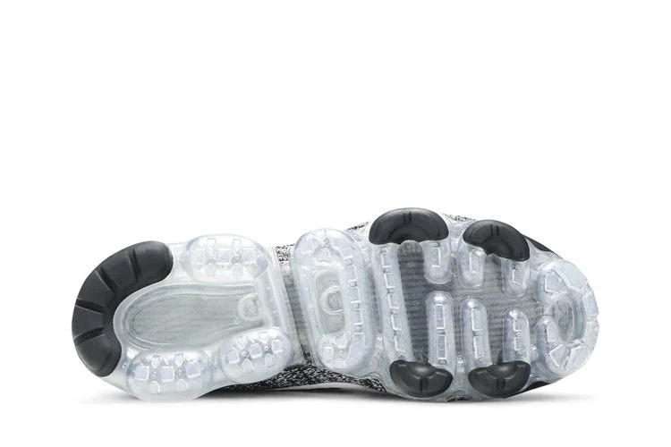 Krossovki-Nike-Wmns-Air-VaporMax-Flyknit-3-Oreo-3