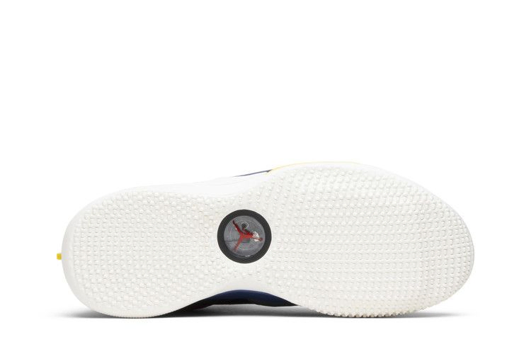 air-jordan-33-tech-pack-bv5072-001_03