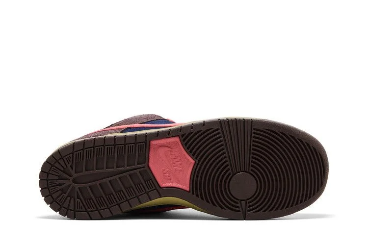 Кроссовки Nike Dunk Low SB 'Baroque Brown Adobe'
