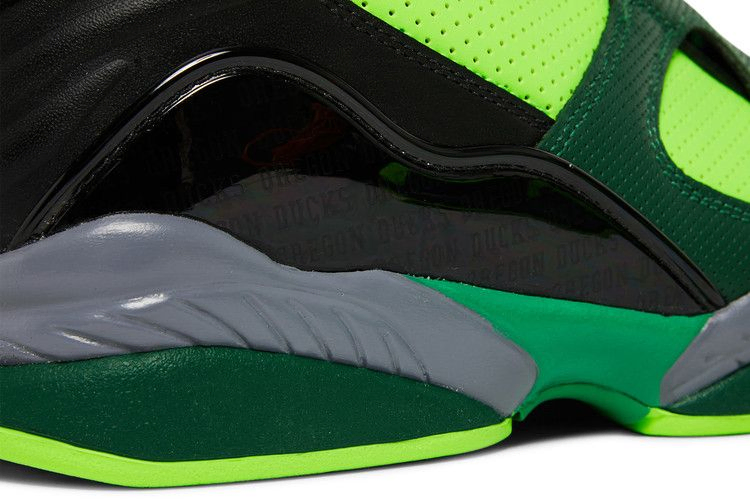 air-jordan-8-retro-university-of-oregon-green-division-street-exclusive-sp22-mnjdls-661-aj8-1300136_09
