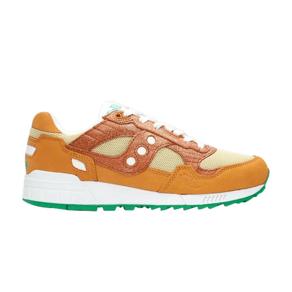 Krossovki-Sneaker-Politics-x-Cafe-du-Monde-x-Saucony-Shadow-5000-Beignet-Mix