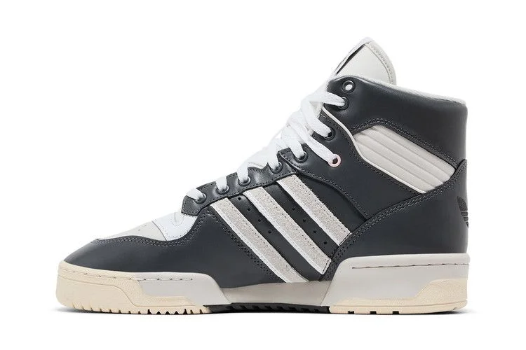 Krossovki-The-Simpsons-x-adidas-Rivalry-High-Scratchy-2