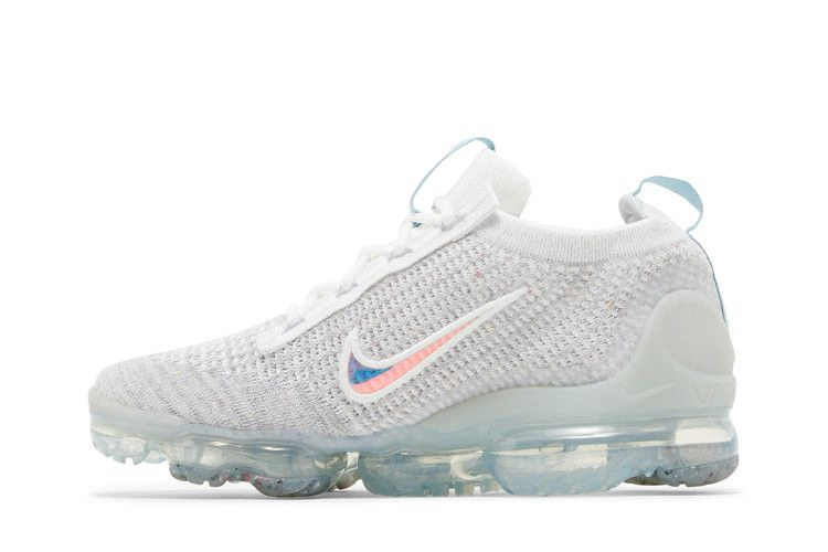air-vapormax-2021-flyknit-gs-mismatched-swoosh-white-aura-db1550-102_02