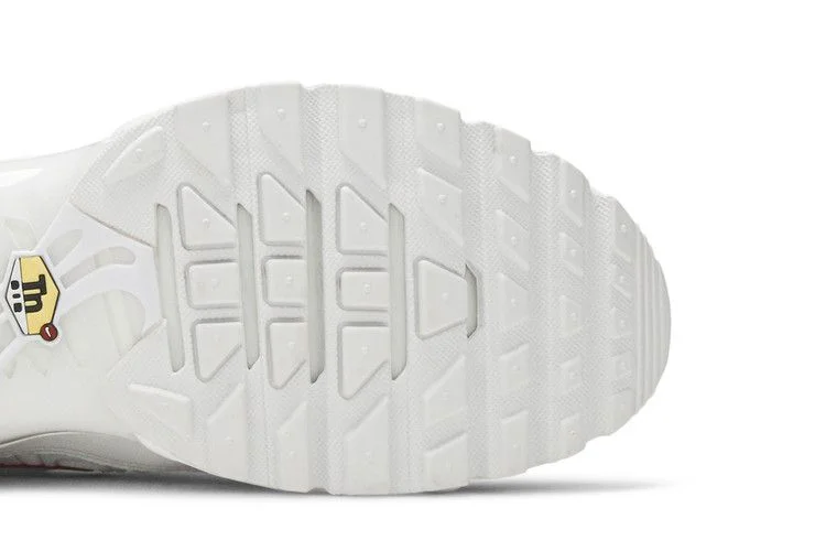 Krossovki-Supreme-x-Nike-Air-Max-Plus-TN-White-4
