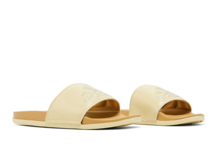 wmns-adilette-comfort-slide-sandy-beige-gz5898_07