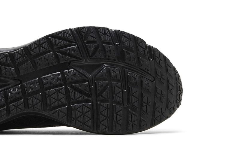 jog-100s-triple-black-1201a325-001_04