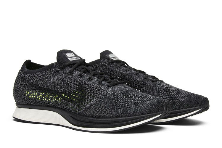 flyknit-racer-blackout-526628-005_07