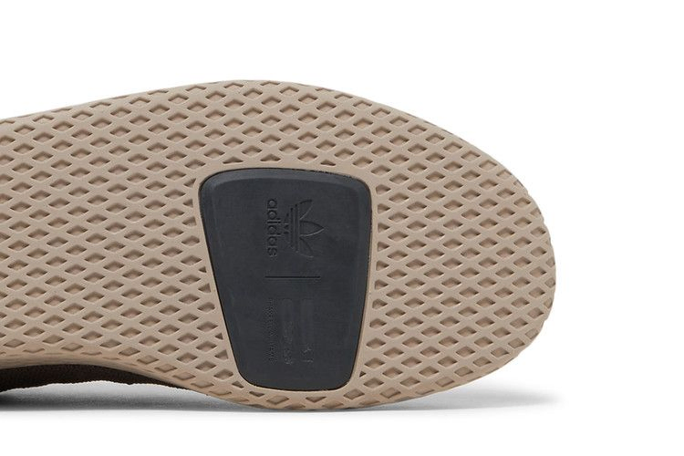 Кроссовки Pharrell Williams x adidas Tennis Hu 'Cinder Light Brown'