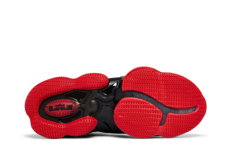 Кроссовки Nike LeBron 19 'Bred'