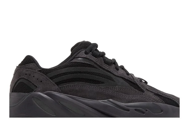 Кроссовки adidas Yeezy Boost 700 V2 'Vanta'