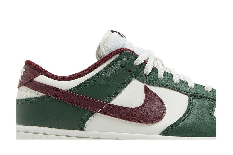 Кроссовки Nike Dunk Low 'Gorge Green Team Red'