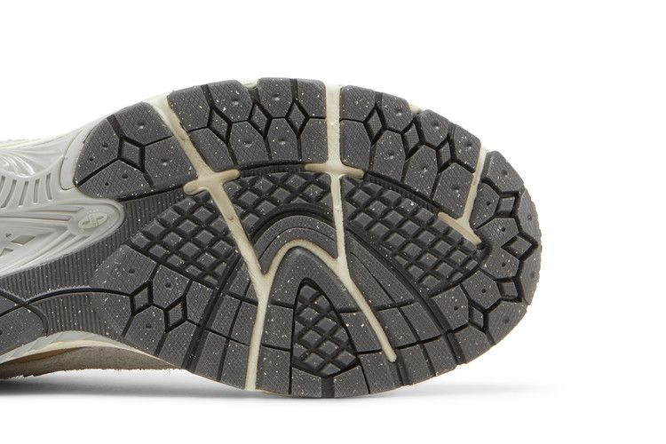 Кроссовки New Balance 2002R 'Rain Cloud Angora'