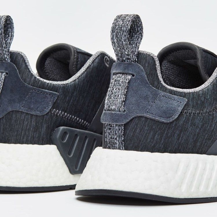 sneakersnstuff-x-nmd_r2-grey-melange-by2789_03