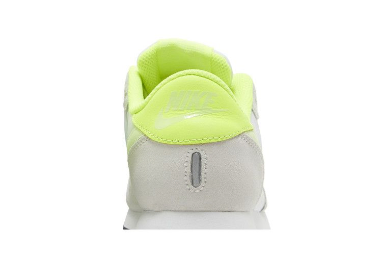 md-valiant-gs-white-barely-volt-cn8558-109_06