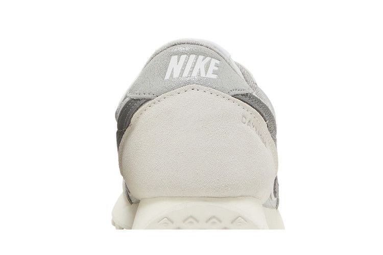 wmns-daybreak-se-light-smoke-grey-dn3399-001_06