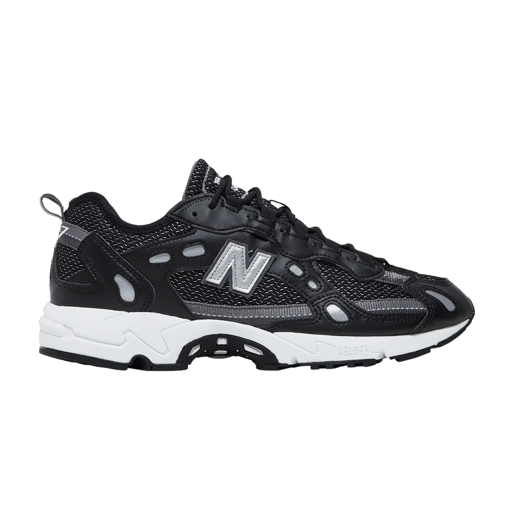 Krossovki-New-Balance-827-Black-Grey