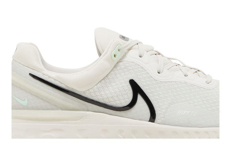 react-miler-3-phantom-light-bone-dd0490-004_01