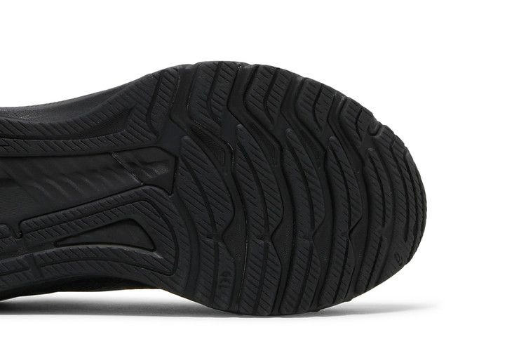 wmns-gt-2000-10-wide-triple-black-1012b044-001_04