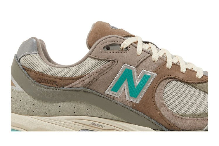 Кроссовки atmos x New Balance 2002R 'Oasis'